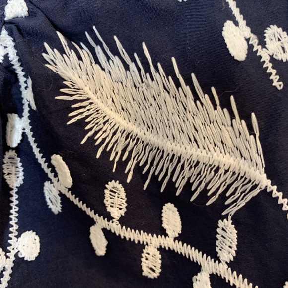 Talbots Embroidered Peasant Top XL Navy Blue Floral Leaves 100% Cotton Boho - Picture 4 of 12